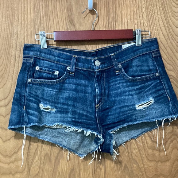Rag&Bone size 26 sexy distressed booty shorts excellent condition - Picture 1 of 4